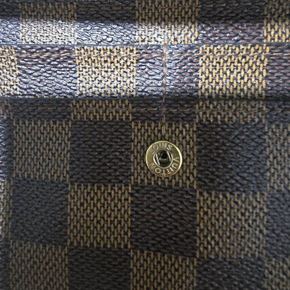 Louis Vuitton Damier Ebene Sarah Wallet - Picture 13 of 16